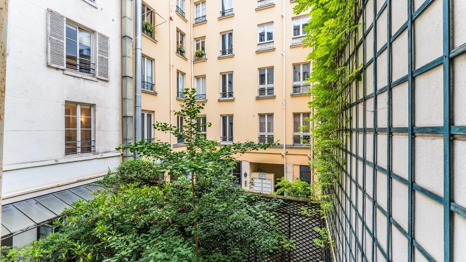 Matignon Cozy Flat Apartment Paris